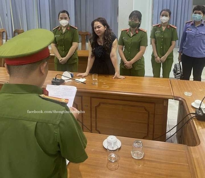 NÓNG: Hình ảnh mới nhất của bà Nguyễn Phương Hằng tại cơ quan điều tra