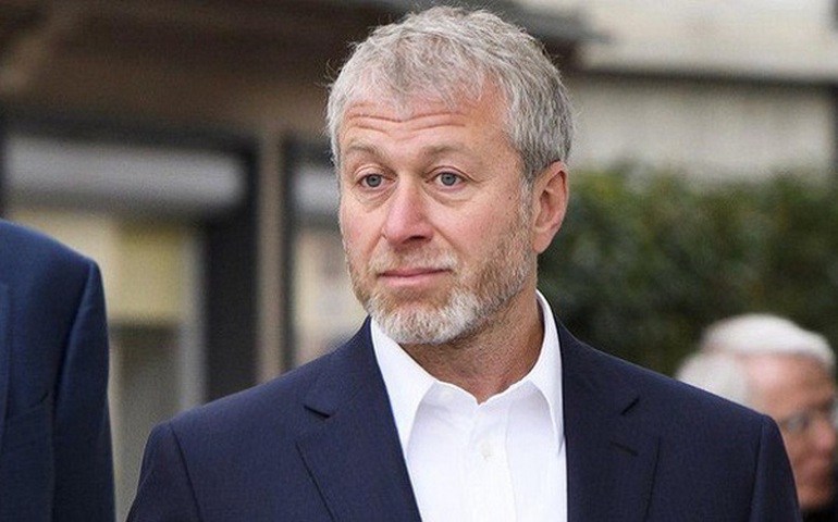 Động thái cực kỳ bất ngờ của tỷ phú Abramovich khi sắp mất Chelsea