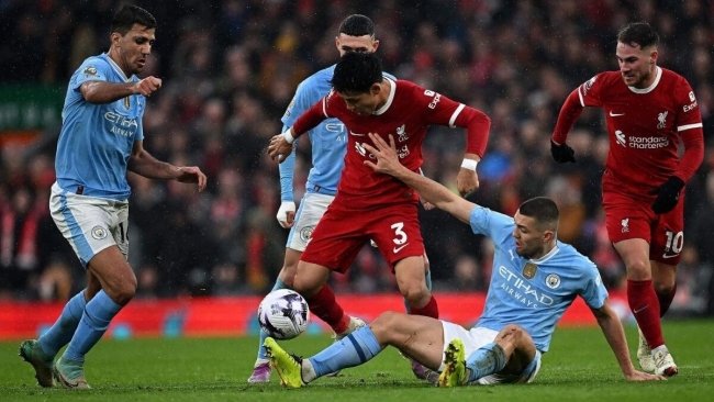 Ngày Wataru Endo làm lu mờ dàn sao Man City