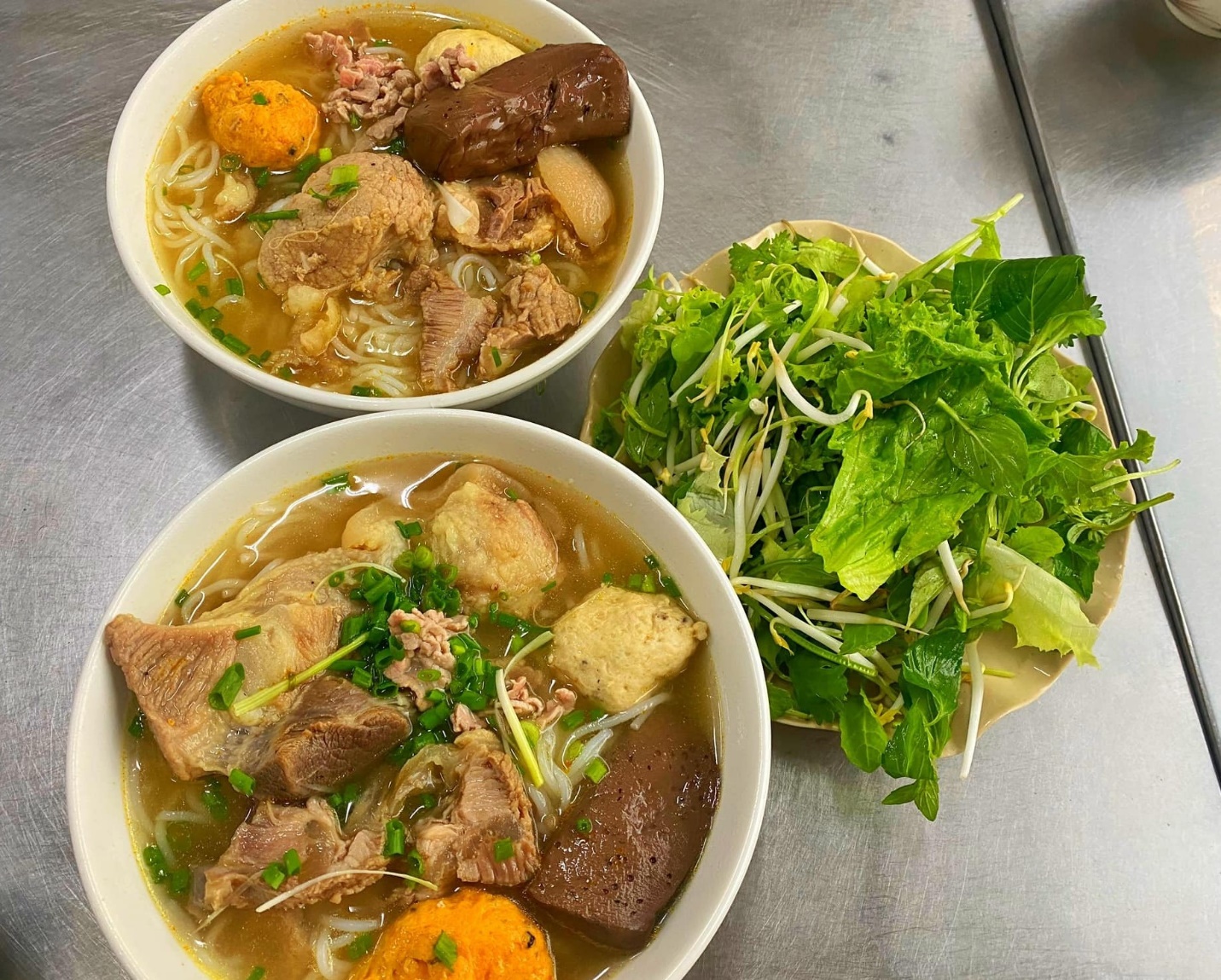 Khám phá thiên đường ẩm thực Huế ngon - bổ - rẻ Khám phá thiên đường ẩm thực Huế ngon - bổ - rẻ