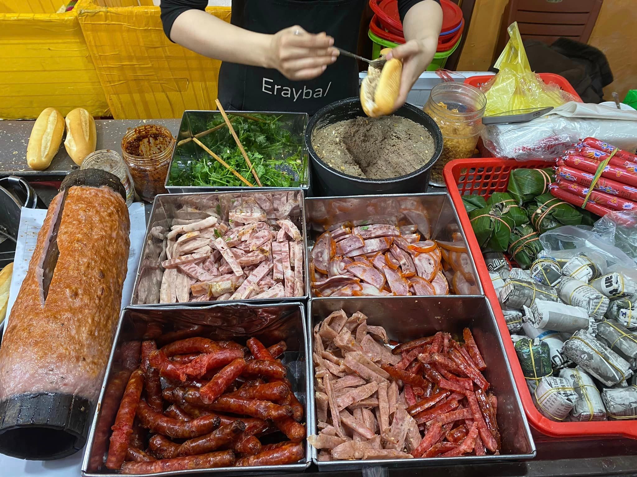 Khám phá thiên đường ẩm thực Huế ngon - bổ - rẻ Khám phá thiên đường ẩm thực Huế ngon - bổ - rẻ