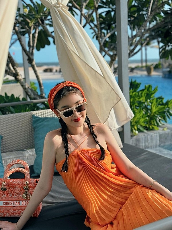 Lê Âu Ngân Anh diện đồ hiệu xa hoa, đẹp rạng rỡ Lê Âu Ngân Anh diện đồ hiệu xa hoa, đẹp rạng rỡ