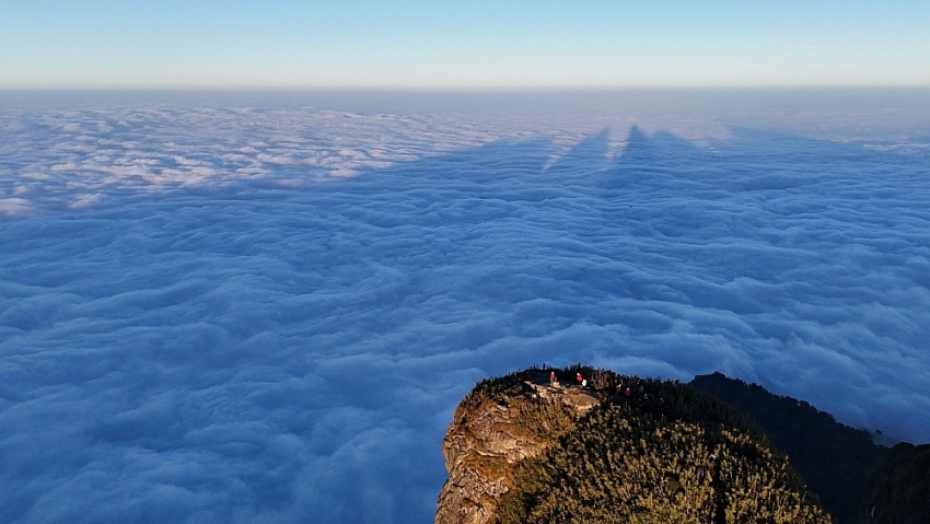 Trekking Ngũ Chỉ Sơn - “đệ nhất hùng sơn” của Tây Bắc Trekking Ngũ Chỉ Sơn - “đệ nhất hùng sơn” của Tây Bắc