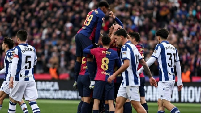 Barcelona đè bẹp Real Sociedad 4-0, đòi lại ngôi đầu La Liga