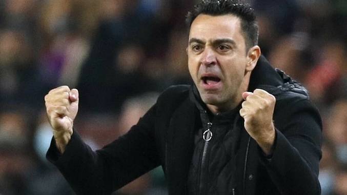 Xavi có cơ hội dẫn dắt Man United thay HLV Amorim