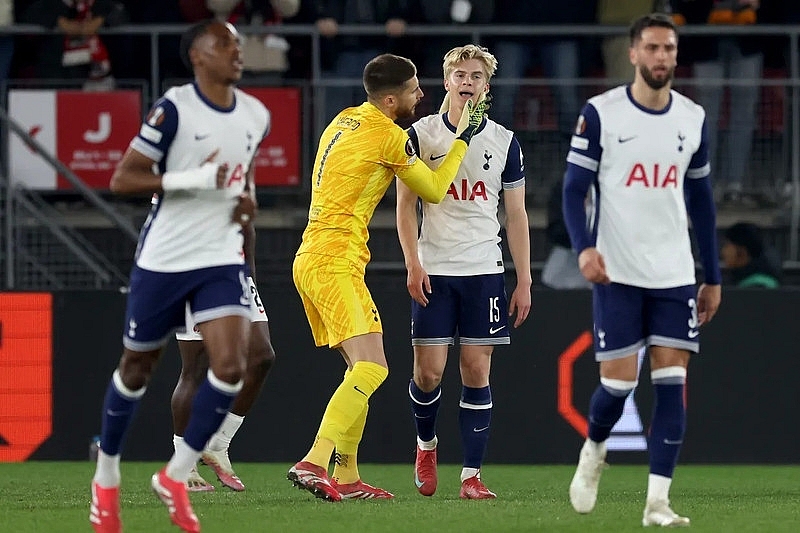 Tottenham gây thất vọng tại Europa League