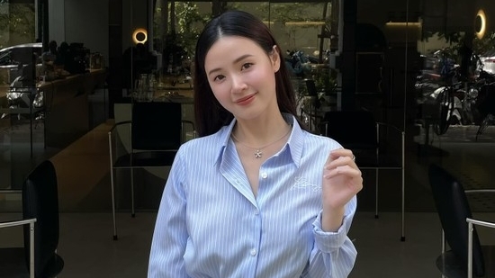 Midu ăn mặc xinh đẹp, trẻ trung sau khi lấy chồng