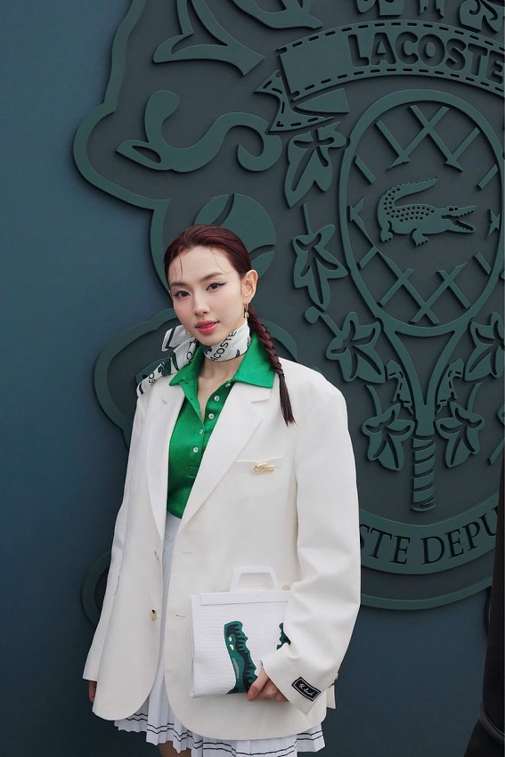 Hoa hậu Thùy Tiên tự tin giao lưu cùng dàn sao quốc tế Hoa hậu Thùy Tiên tự tin giao lưu cùng dàn sao quốc tế