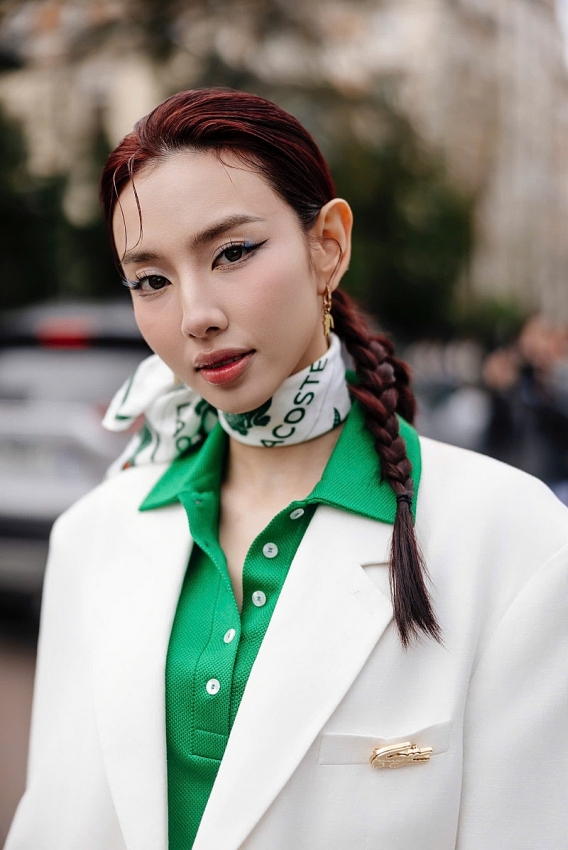 Hoa hậu Thùy Tiên tự tin giao lưu cùng dàn sao quốc tế Hoa hậu Thùy Tiên tự tin giao lưu cùng dàn sao quốc tế