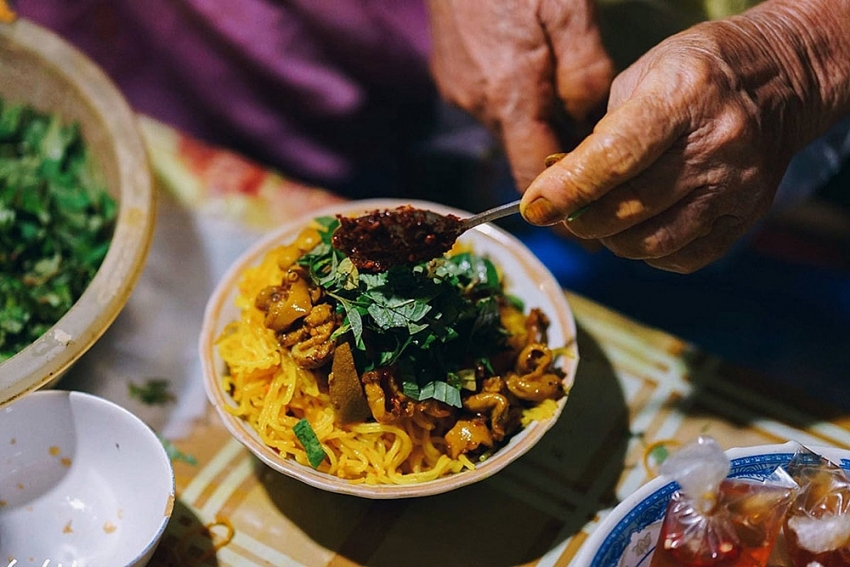Foodtour ẩm thực Huế nên Foodtour ẩm thực Huế nên