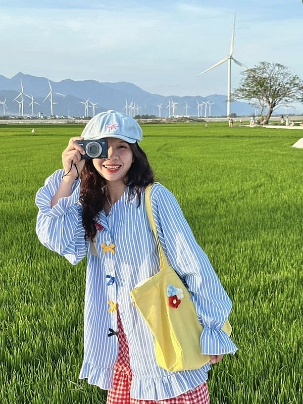 Say lòng trước vẻ đẹp bất tận của cánh đồng điện gió Đầm Nại