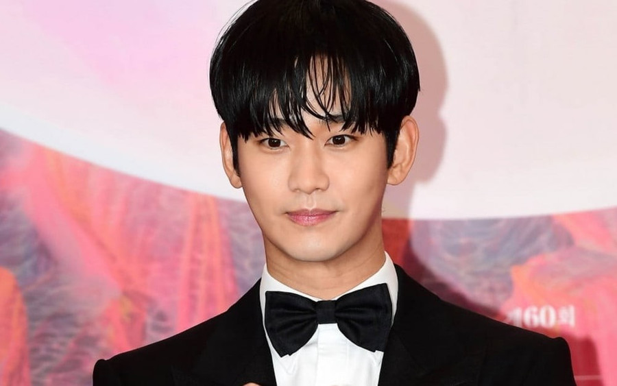 Kim Soo Hyun đối mặt khoản phạt 13,7 triệu USD sau bê bối tình ái