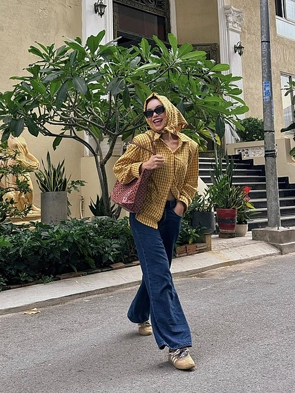 Trà Ngọc Hằng ra sao sau khi bị tạm hoãn xuất cảnh? Trà Ngọc Hằng ra sao sau khi bị tạm hoãn xuất cảnh?