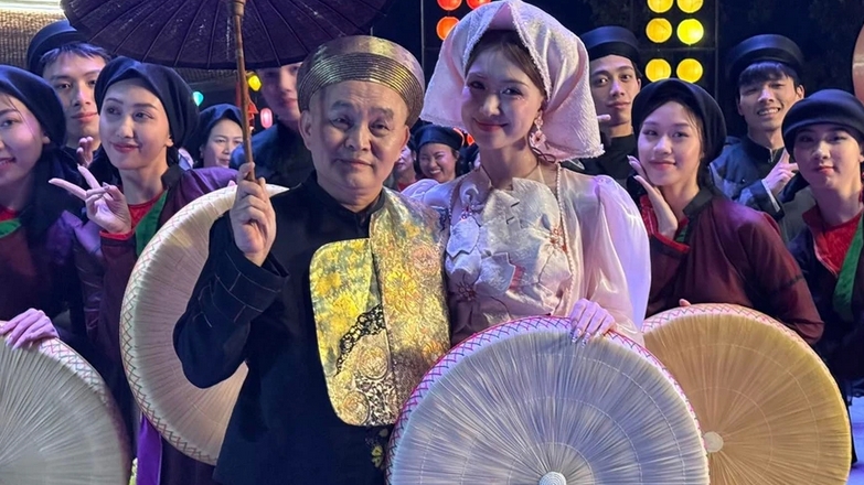 Nghệ sĩ Xuân Hinh: Từ cậu bé yêu dân ca đến &apos;Vua hài đất Bắc&apos;