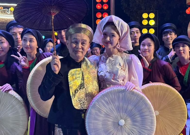 Nghệ sĩ Xuân Hinh: Từ cậu bé yêu dân ca đến &apos;Vua hài đất Bắc&apos;