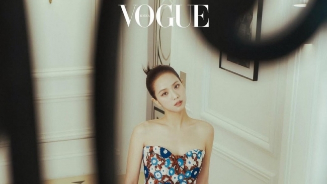 Ngắm bộ ảnh mới tuyệt đẹp của 'nàng thơ Dior' Jisoo (BLACKPINK)