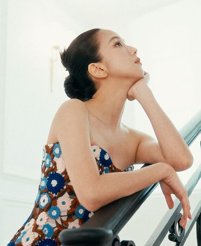 Ngắm bộ ảnh mới tuyệt đẹp của 'nàng thơ Dior' Jisoo (BLACKPINK)