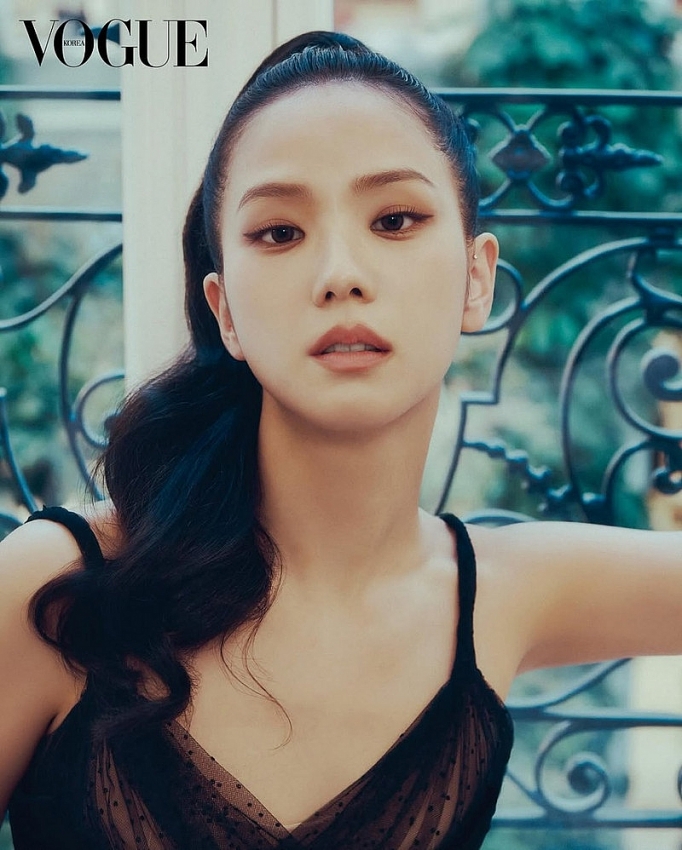 Ngắm bộ ảnh mới tuyệt đẹp của 'nàng thơ Dior' Jisoo (BLACKPINK)