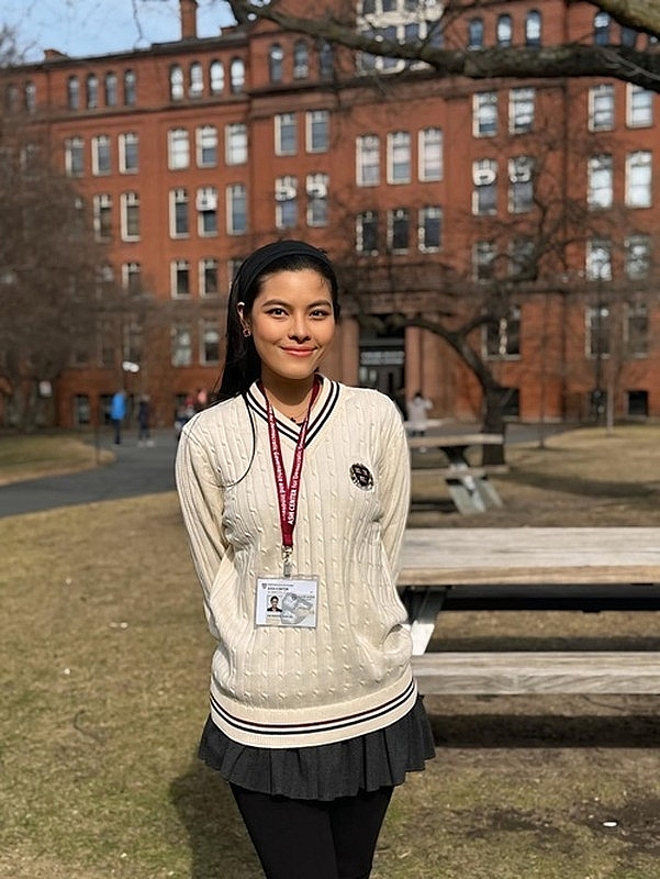 Á hậu Phương Thảo nói gì khi bị tố mập mờ chuyện học Harvard? Á hậu Phương Thảo nói gì khi bị tố mập mờ chuyện học Harvard?