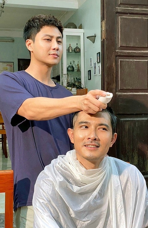 Dàn sao Việt sẵn sàng “xuống tóc” vì vai diễn Dàn sao Việt sẵn sàng “xuống tóc” vì vai diễn