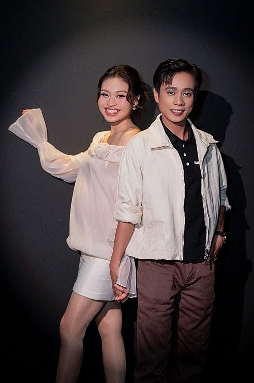 Diễn viên Lê Lộc lần đầu lên tiếng về việc mang bầu con đầu lòng Diễn viên Lê Lộc lần đầu lên tiếng về việc mang bầu con đầu lòng