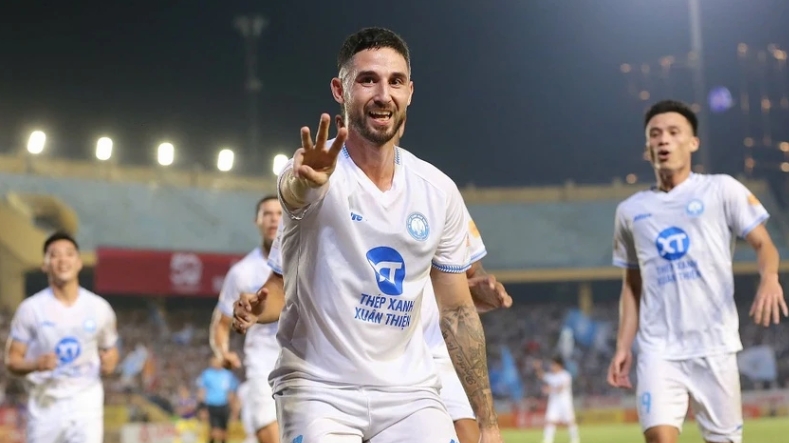 Danh tính loạt cầu thủ Việt kiều sắp nhập tịch Việt Nam