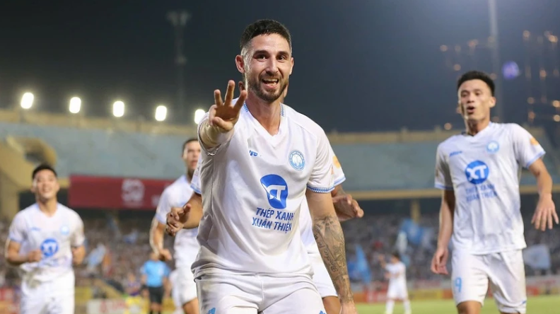 Danh tính loạt cầu thủ Việt kiều sắp nhập tịch Việt Nam