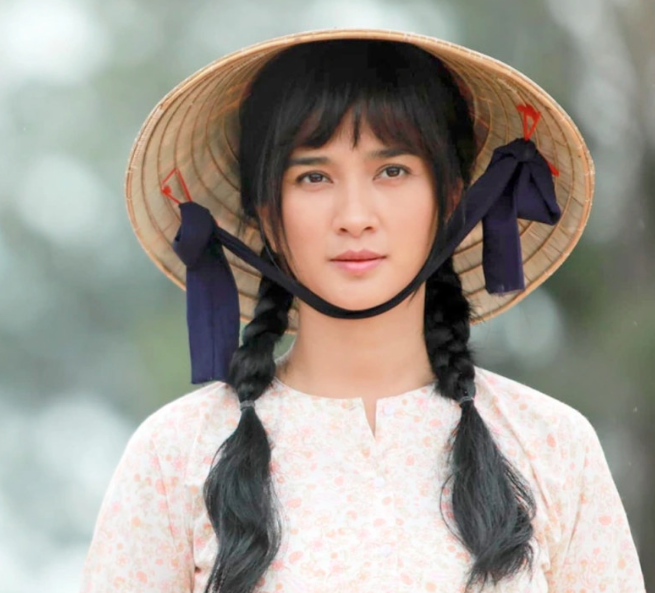 Top 4 'nữ thần mặt mộc' Vbiz, không son phấn vẫn khiến vạn người mê