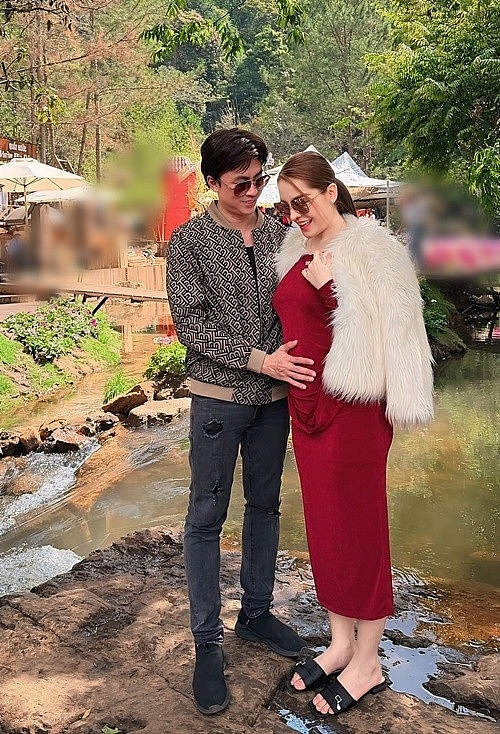 Nhan sắc gợi cảm của nữ ca sĩ Saka Trương Tuyền Nhan sắc gợi cảm của nữ ca sĩ Saka Trương Tuyền