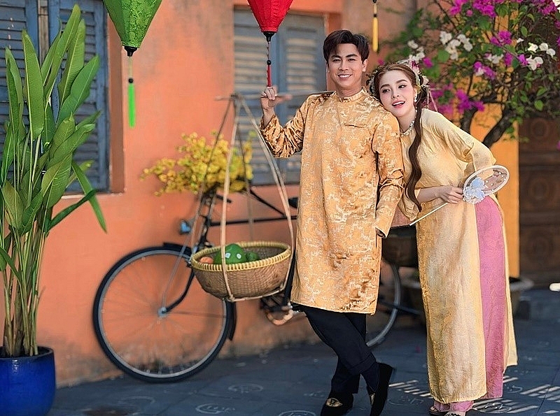 Nhan sắc gợi cảm của nữ ca sĩ Saka Trương Tuyền Nhan sắc gợi cảm của nữ ca sĩ Saka Trương Tuyền