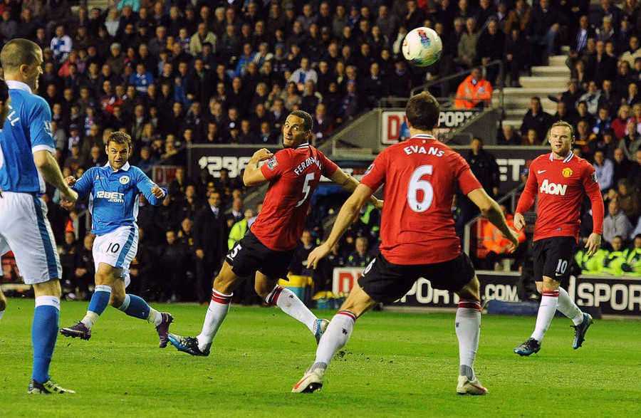 10 màn trụ hạng khó tin nhất lịch sử Ngoại hạng Anh