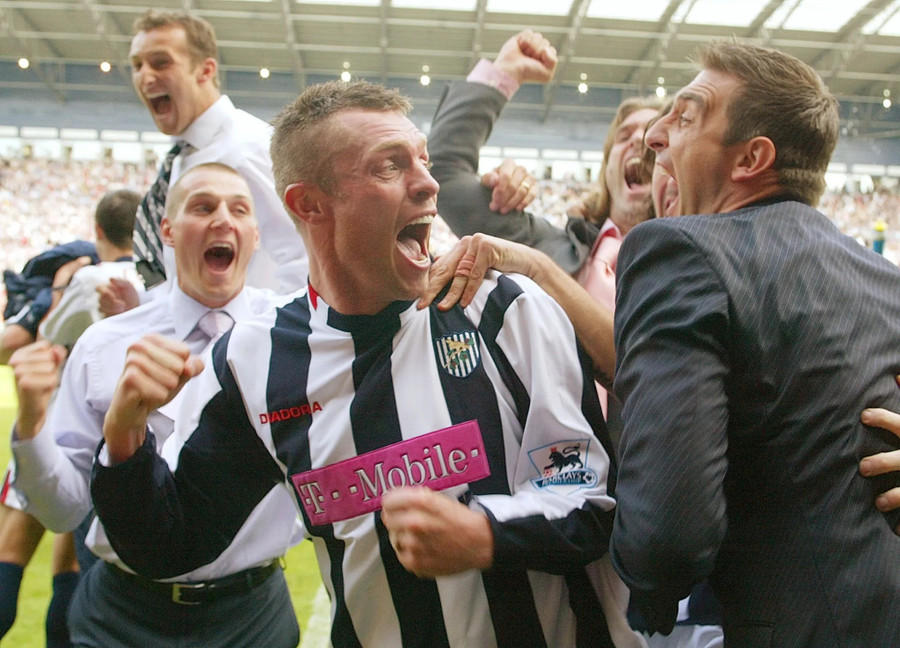 10 màn trụ hạng khó tin nhất lịch sử Ngoại hạng Anh