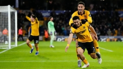 10 màn trụ hạng khó tin nhất lịch sử Ngoại hạng Anh