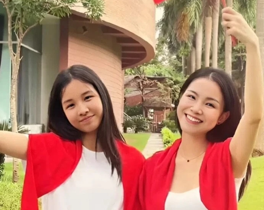 Hoa hậu Thùy Lâm khoe tổ ấm tại Singapore: Hai con gây sốt...Hoa hậu Thùy Lâm khoe tổ ấm tại Singapore: Hai con gây sốt với chiều cao ấn tượng