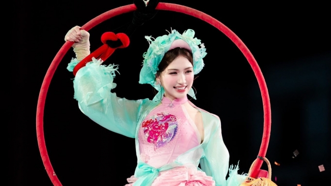 Hòa Minzy tử tế, nghị lực xứng đáng được hạnh phúc