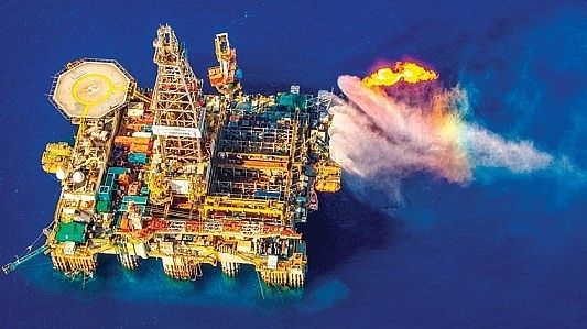 Các quốc gia vùng Vịnh lần lượt cắt giảm sản lượng dầu