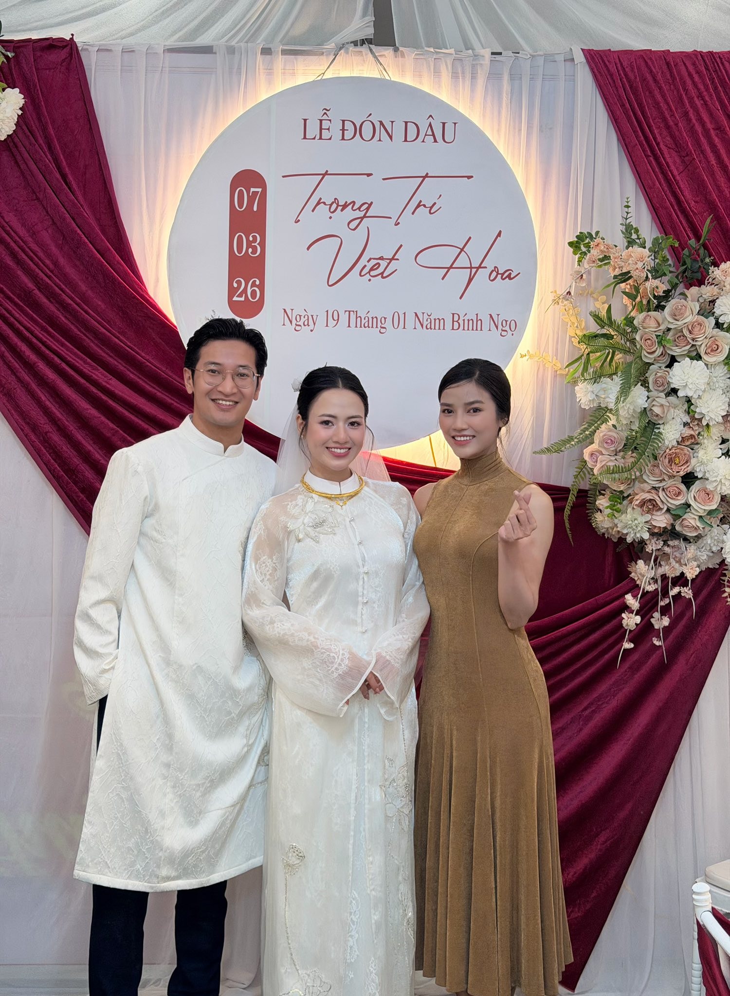 Diễn viên Việt Hoa tổ chức lễ ăn hỏi cùng bạn đời Trọng Trí sau nhiều năm gắn bó