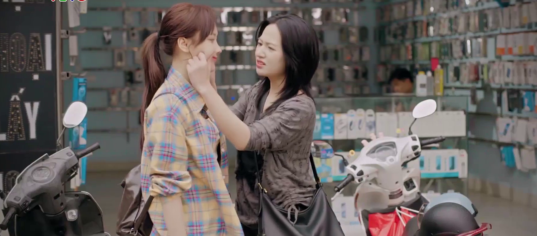 Diễn viên Việt Hoa tổ chức lễ ăn hỏi cùng bạn đời Trọng Trí sau nhiều năm gắn bó