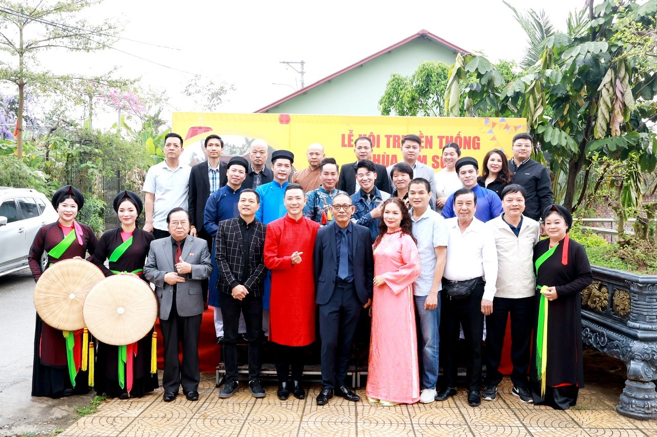 Rộn Ràng Tiếng Hát Quan Họ Giữa Lòng Kinh Bắc: Lễ Hội Chùa Kim Sơn – Làng Quả Cảm