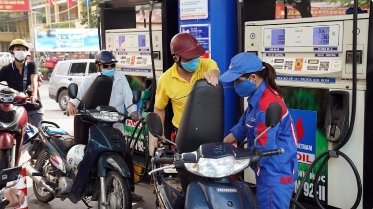 Hà Nội yêu cầu các cửa hàng xăng dầu không “găm” hàng