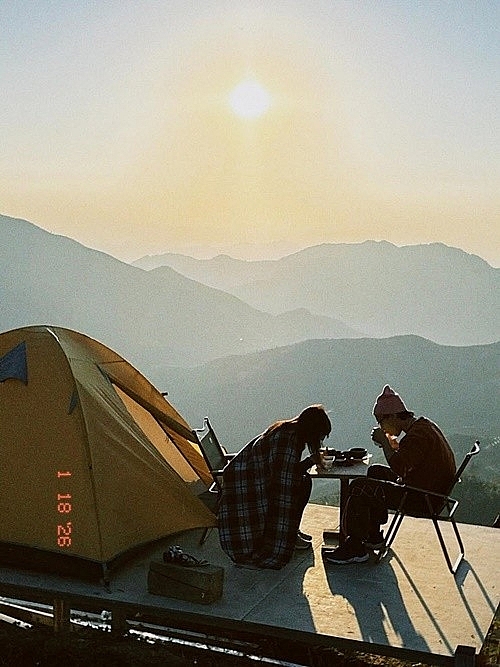 Hôn nhân ngọt ngào của ca sĩ Hoàng Dũng - Khánh Linh