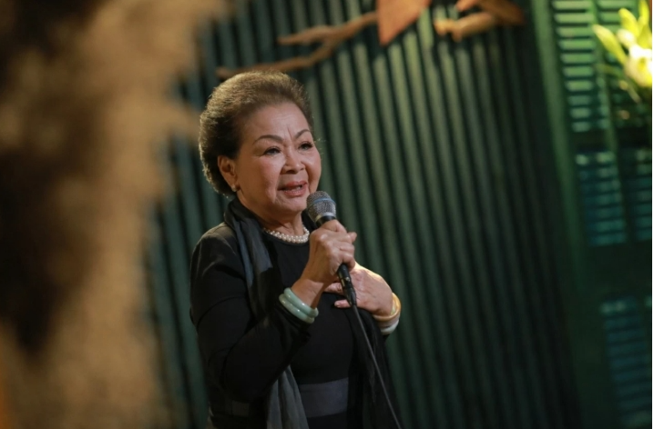 Nữ danh ca Khánh Ly giao lưu cùng người hâm mộ, đón sinh nhật tuổi 81 bên gia đình