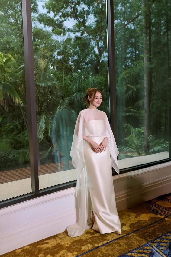 Nhã Phương vóc dáng thon gọn bất ngờ sau sinh con thứ ba