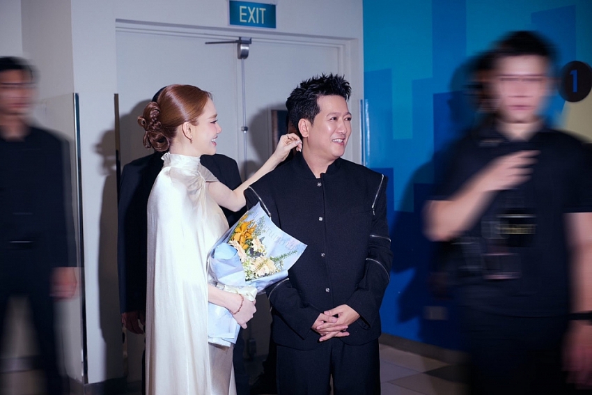 Nhã Phương vóc dáng thon gọn bất ngờ sau sinh con thứ ba