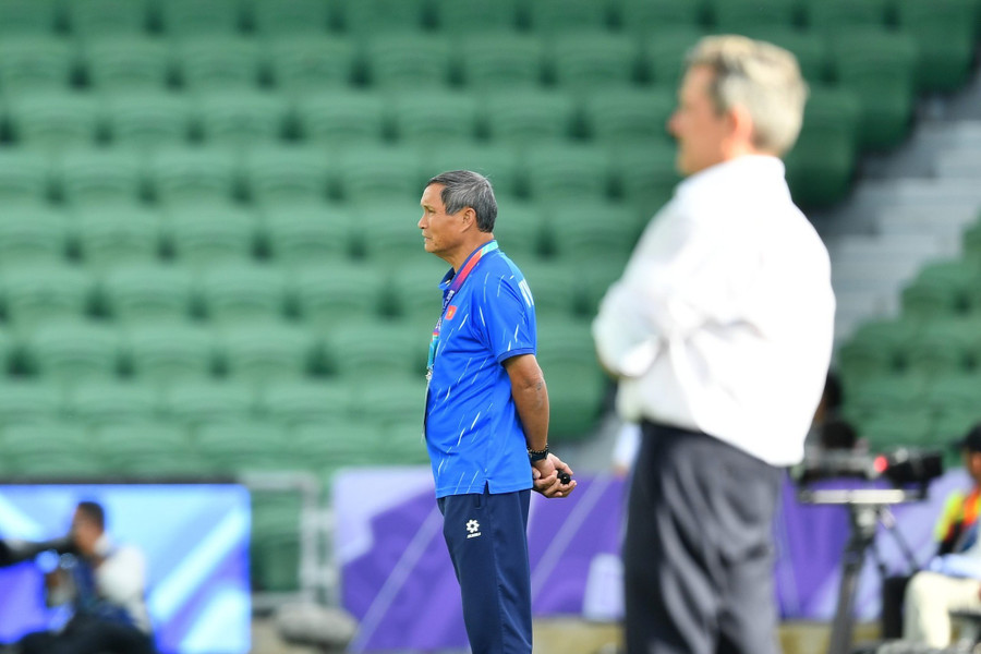 HLV Mai Đức Chung xin rút khỏi tuyển nữ Việt Nam