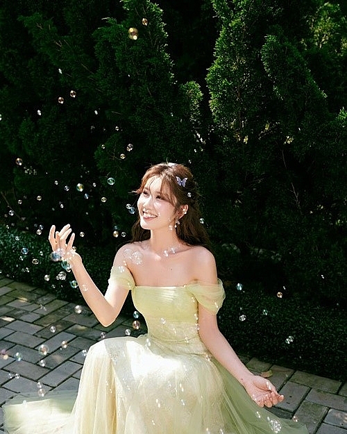 Thúy Ngân gây ấn tượng với gu thời trang quyến rũ