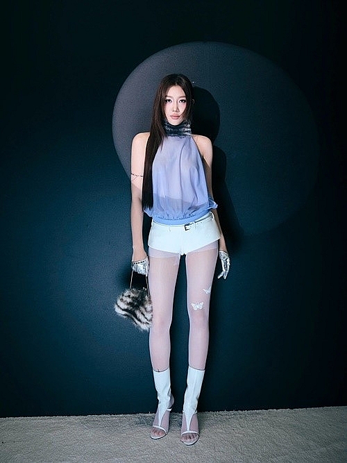 Thúy Ngân gây ấn tượng với gu thời trang quyến rũ