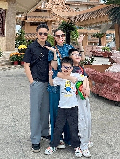 Hôn nhân ngọt ngào của Đinh Ngọc Diệp - Victor Vũ Hôn nhân ngọt ngào của Đinh Ngọc Diệp - Victor Vũ