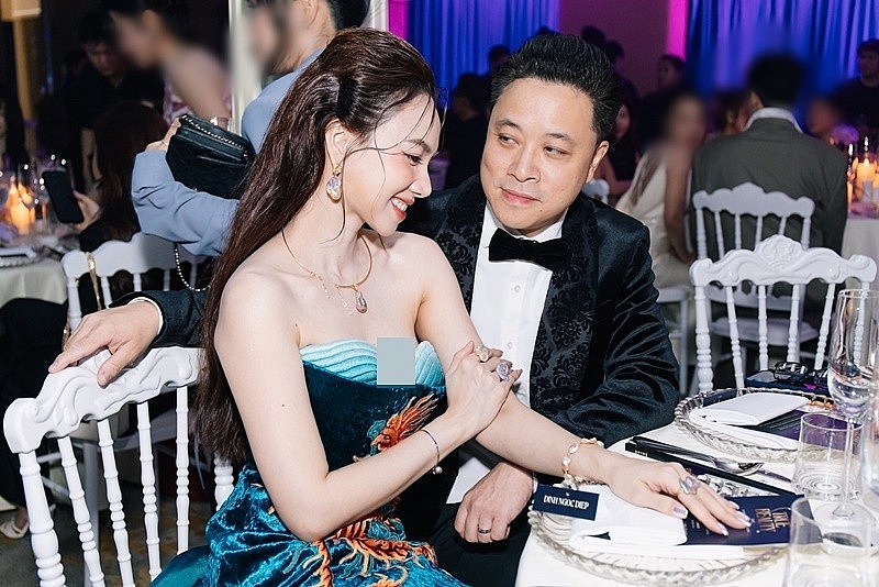 Hôn nhân ngọt ngào của Đinh Ngọc Diệp - Victor Vũ Hôn nhân ngọt ngào của Đinh Ngọc Diệp - Victor Vũ