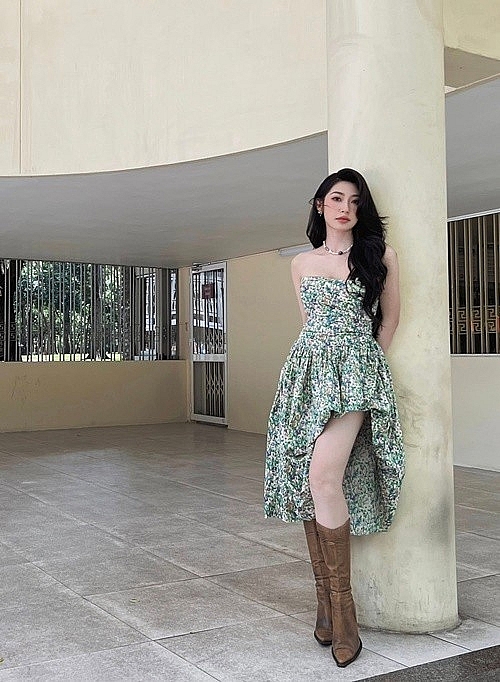 Khổng Tú Quỳnh ngày càng gợi cảm, gu thời trang đẹp miễn chê Khổng Tú Quỳnh ngày càng gợi cảm, gu thời trang đẹp miễn chê